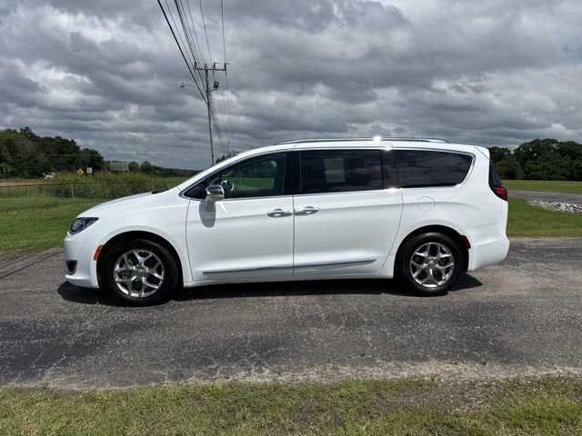 Used 2017 Chrysler Pacifica Limited with VIN 2C4RC1GG4HR670269 for sale in Martin, TN
