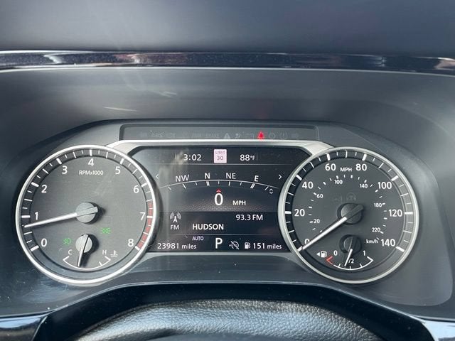 2025 Nissan Pathfinder SL