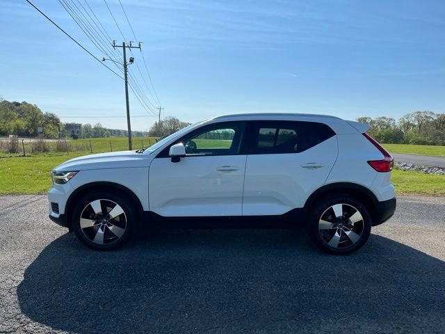 2020 Volvo XC40 Momentum