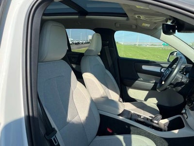 2020 Volvo XC40 Momentum