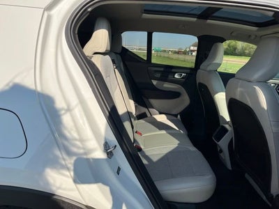 2020 Volvo XC40 Momentum