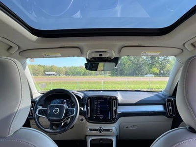 2020 Volvo XC40 Momentum