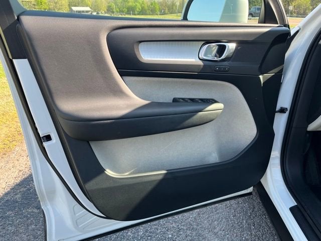 2020 Volvo XC40 Momentum