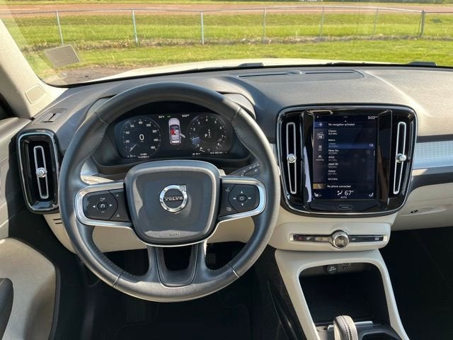 2020 Volvo XC40 Momentum
