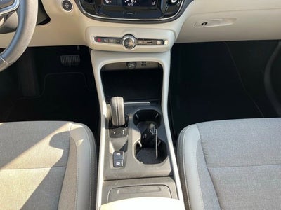2020 Volvo XC40 Momentum