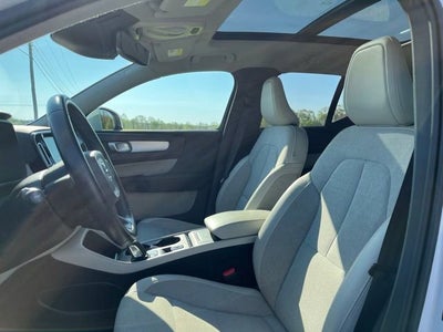 2020 Volvo XC40 Momentum